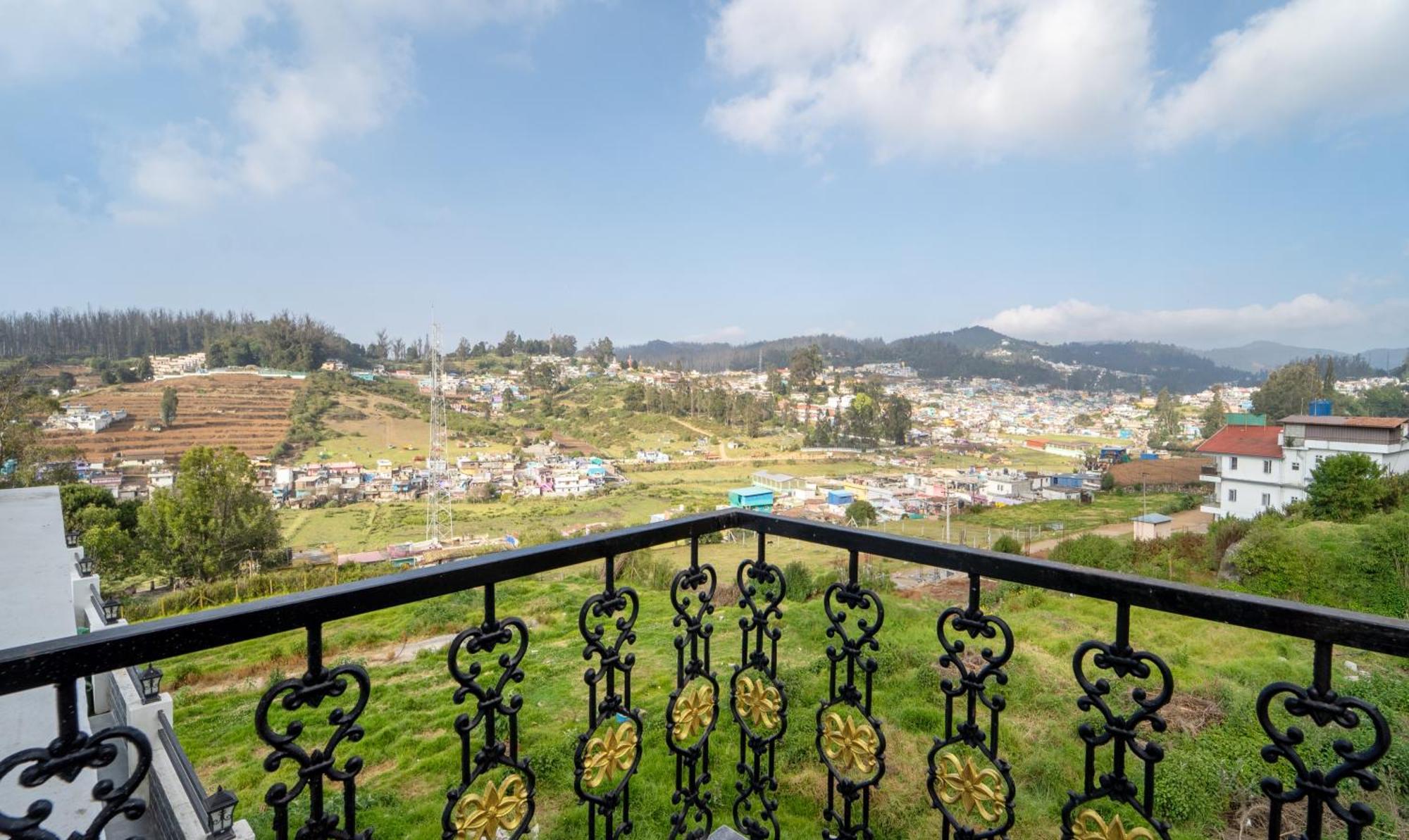 Treebo Skydale Premium Suites, 1500 Mtrs From Ooty Lake ภายนอก รูปภาพ
